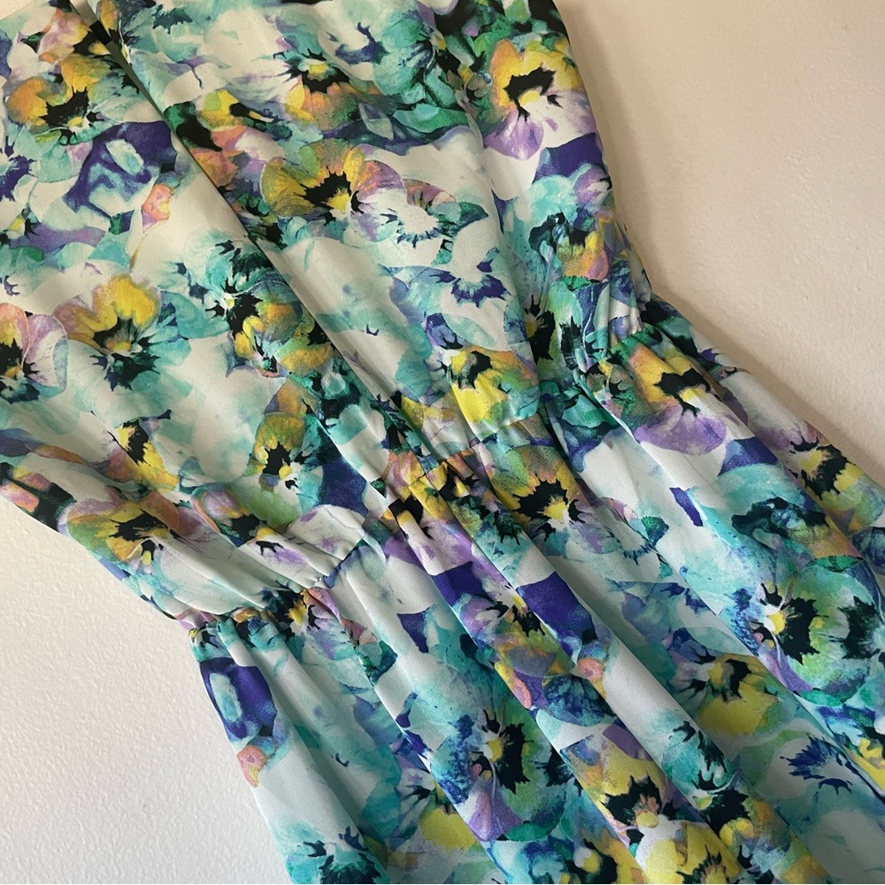 Floral V-Neck Ruffle Romper - Picture 5 of 5